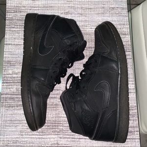2014 Jordan 1 Mid Triple Black Shoes Size 8.5